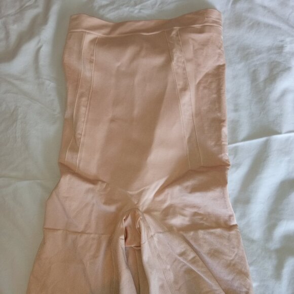 SPANXsculpt™ OnCore High-Waisted Mid-Thigh Short Nude Small - Picture 8 of 9